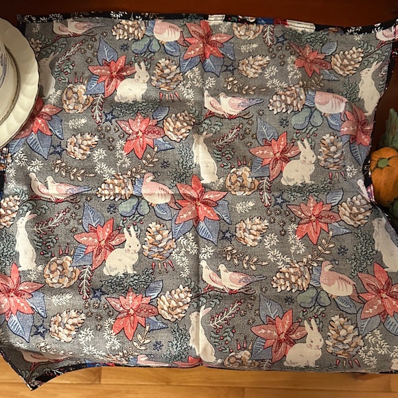 Vera Bradley set of Christmas Napkins - Picture 3 of 4